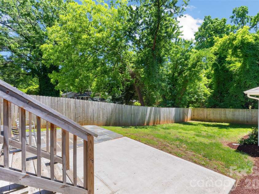 2315 Dundeen Street, Charlotte, NC 28216.  MLS# CAR4379399, YatesRealty ID 24495. 