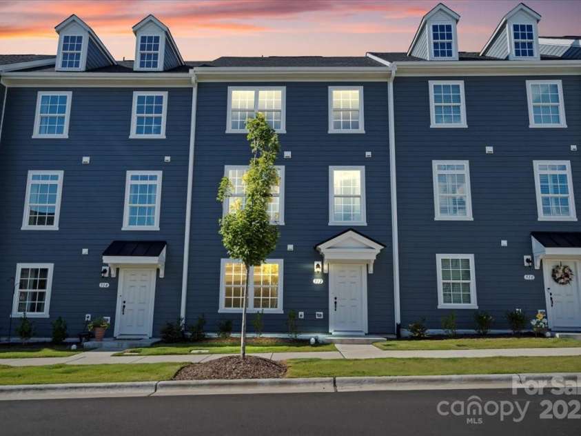 512 Whitehall Circle, Durham, NC 27713.  MLS# CAR4279290, YatesRealty ID 24496. 