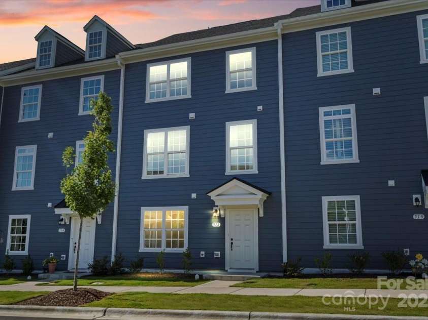 512 Whitehall Circle, Durham, NC 27713.  MLS# CAR4279290, YatesRealty ID 24496. 