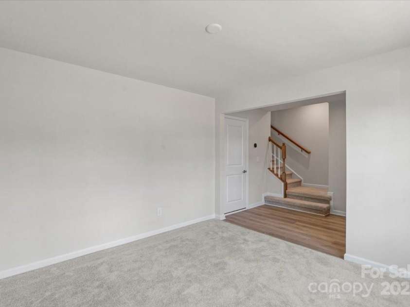 512 Whitehall Circle, Durham, NC 27713.  MLS# CAR4279290, YatesRealty ID 24496. 