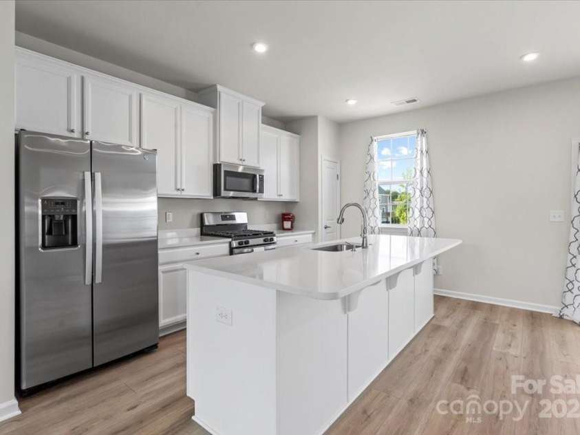 512 Whitehall Circle, Durham, NC 27713.  MLS# CAR4279290, YatesRealty ID 24496. 