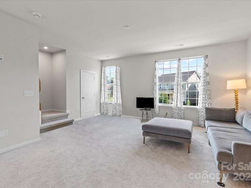 512 Whitehall Circle, Durham, NC 27713.  MLS# CAR4279290, YatesRealty ID 24496. 