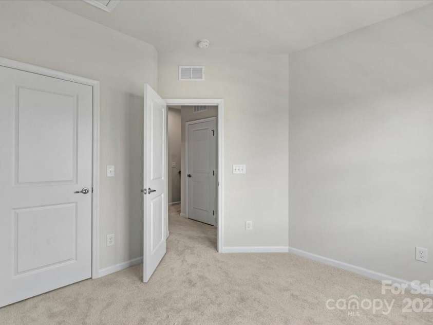 512 Whitehall Circle, Durham, NC 27713.  MLS# CAR4279290, YatesRealty ID 24496. 