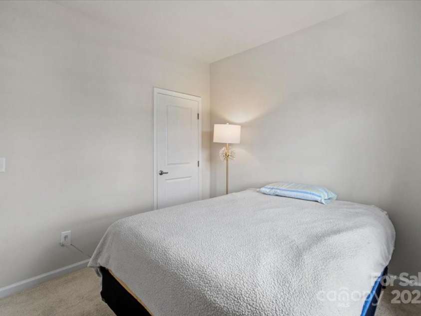 512 Whitehall Circle, Durham, NC 27713.  MLS# CAR4279290, YatesRealty ID 24496. 