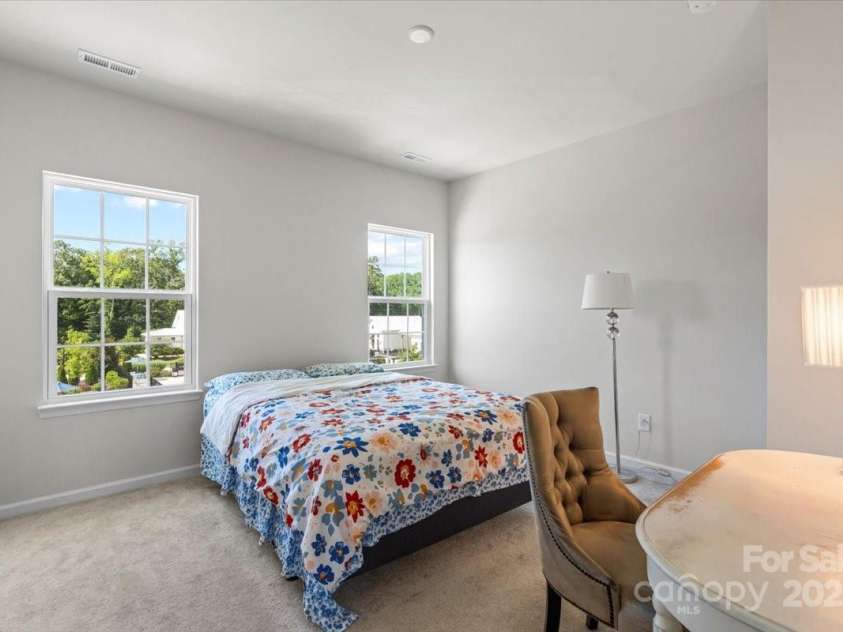 512 Whitehall Circle, Durham, NC 27713.  MLS# CAR4279290, YatesRealty ID 24496. 