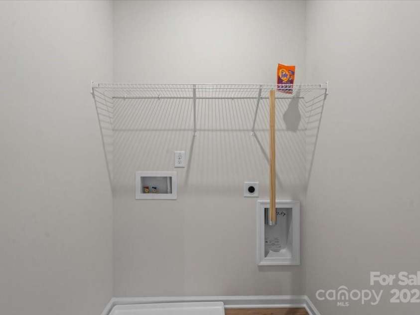 512 Whitehall Circle, Durham, NC 27713.  MLS# CAR4279290, YatesRealty ID 24496. 