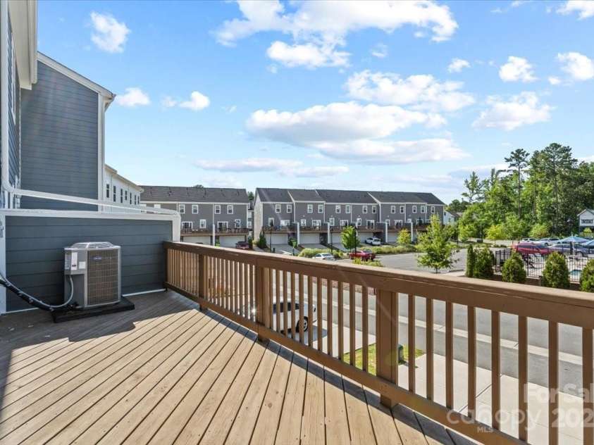 512 Whitehall Circle, Durham, NC 27713.  MLS# CAR4279290, YatesRealty ID 24496. 