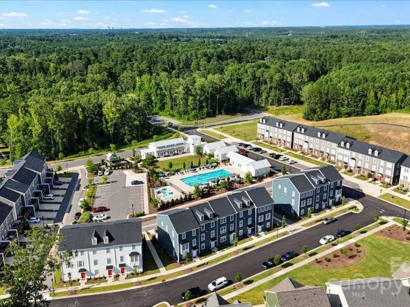 512 Whitehall Circle, Durham, NC 27713.  MLS# CAR4279290, YatesRealty ID 24496. 