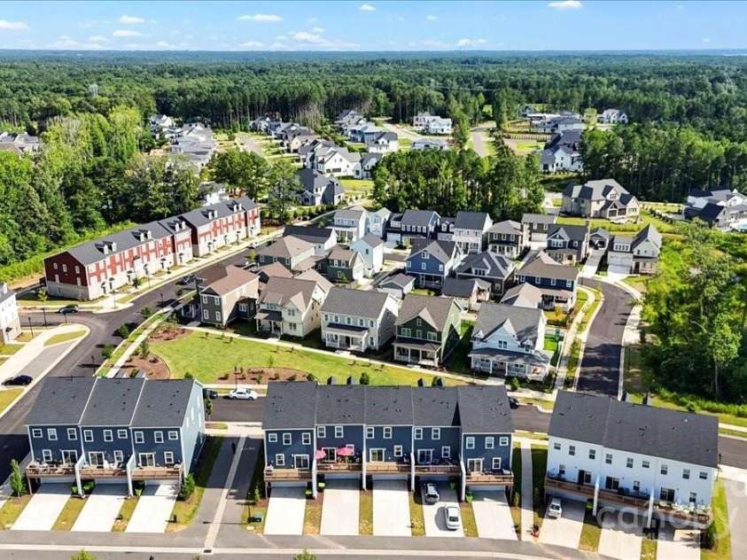 512 Whitehall Circle, Durham, NC 27713.  MLS# CAR4279290, YatesRealty ID 24496. 