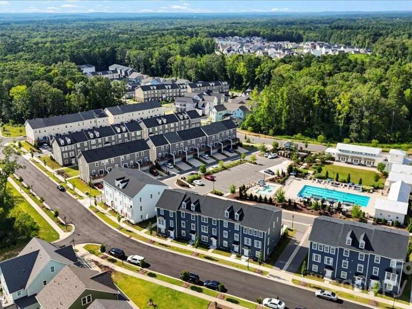 512 Whitehall Circle, Durham, NC 27713.  MLS# CAR4279290, YatesRealty ID 24496. 