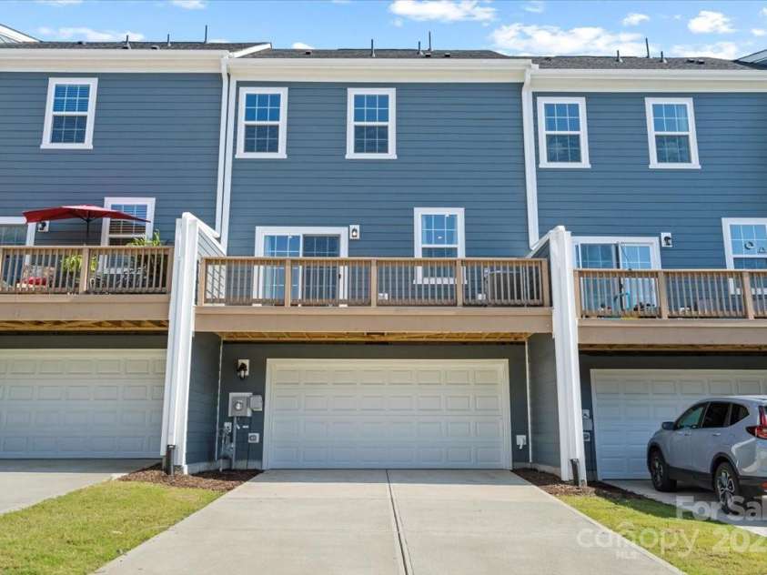 512 Whitehall Circle, Durham, NC 27713.  MLS# CAR4279290, YatesRealty ID 24496. 