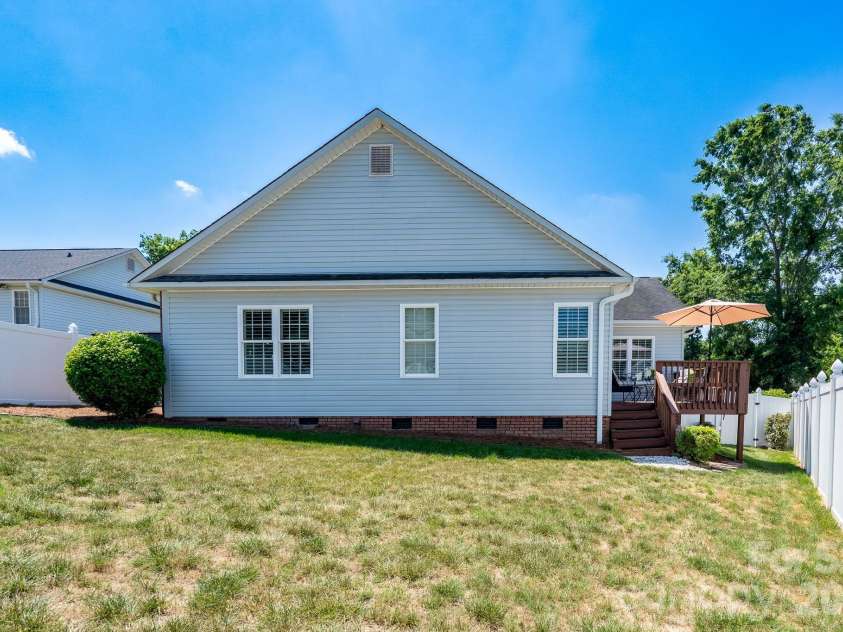 587 Marigold Drive, Kannapolis, NC 28083.  MLS# CAR4383052, YatesRealty ID 24496. Back Yard