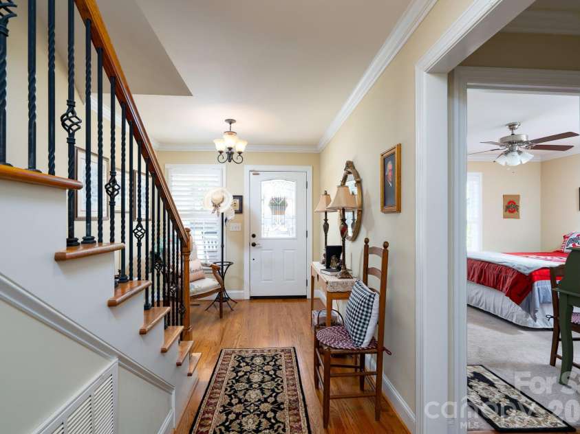 587 Marigold Drive, Kannapolis, NC 28083.  MLS# CAR4383052, YatesRealty ID 24496. Front Foyer