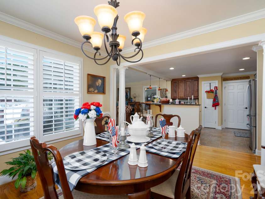587 Marigold Drive, Kannapolis, NC 28083.  MLS# CAR4383052, YatesRealty ID 24496. Separate Dining Room