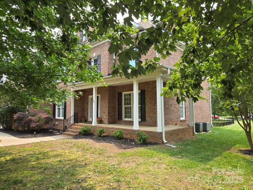 8409 Olde Stonegate Lane, Mint Hill, NC 28227.  MLS# CAR4265380, YatesRealty ID 24497. 