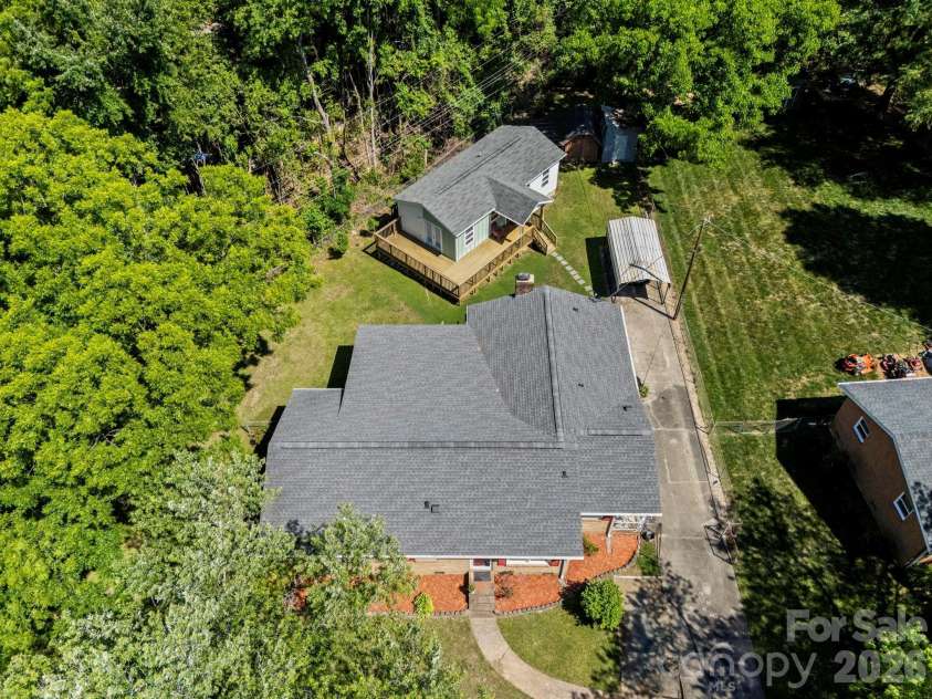 3326 Dunaire Drive, Charlotte, NC 28205.  MLS# CAR4384451, YatesRealty ID 24499. 