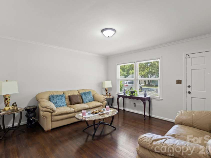3326 Dunaire Drive, Charlotte, NC 28205.  MLS# CAR4384451, YatesRealty ID 24499. 