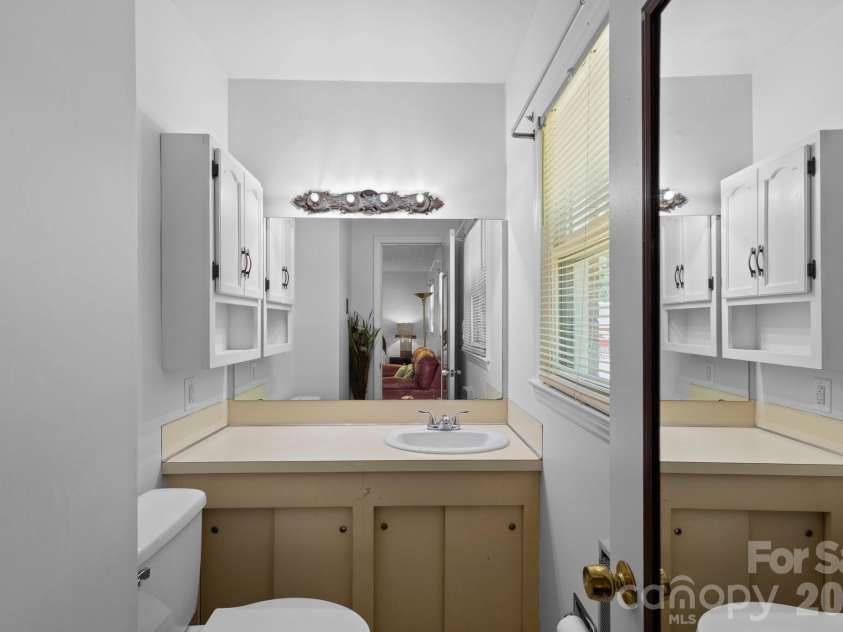 3326 Dunaire Drive, Charlotte, NC 28205.  MLS# CAR4384451, YatesRealty ID 24499. 