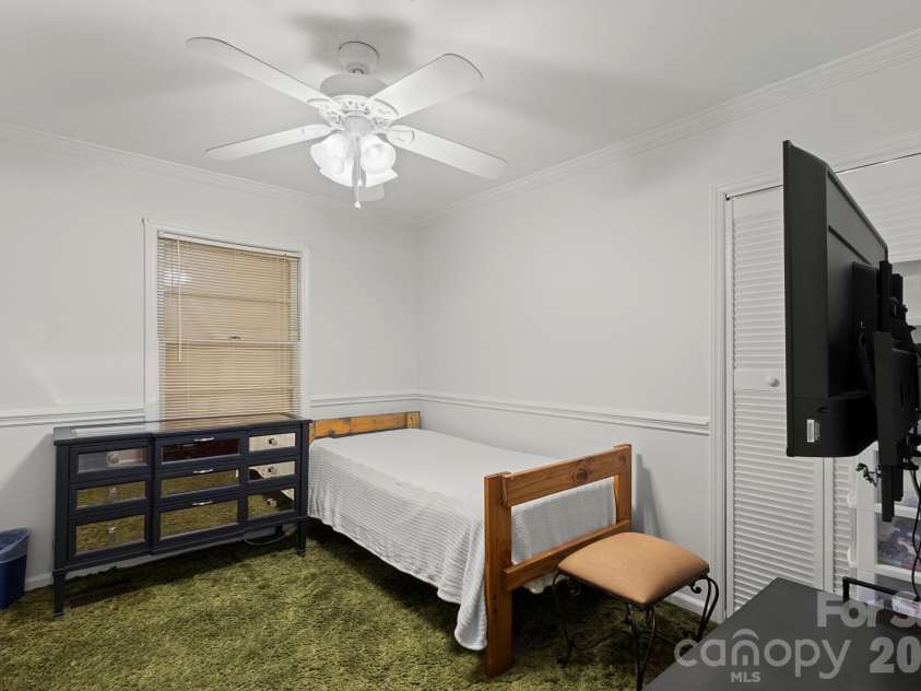 3326 Dunaire Drive, Charlotte, NC 28205.  MLS# CAR4384451, YatesRealty ID 24499. 