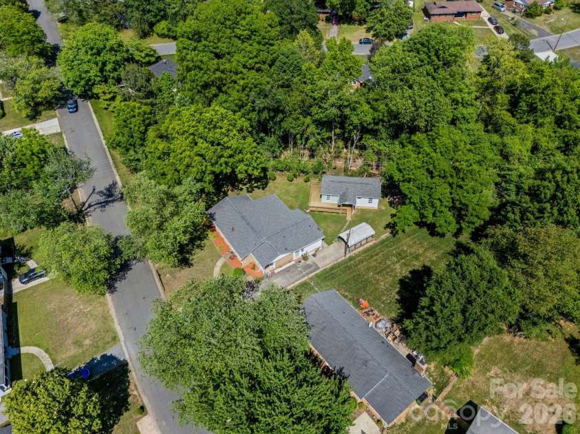 3326 Dunaire Drive, Charlotte, NC 28205.  MLS# CAR4384451, YatesRealty ID 24499. 