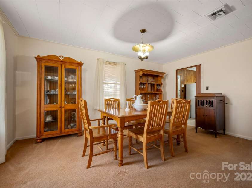 582 County Line Road, Rutherfordton, NC 28139.  MLS# CAR4235377, YatesRealty ID 245. Dining
