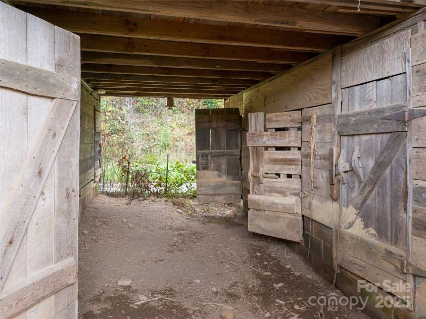 71 Happy Valley Drive, Mills River, NC 28759.  MLS# CAR4312252, YatesRealty ID 245. 