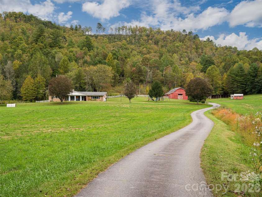 71 Happy Valley Drive, Mills River, NC 28759.  MLS# CAR4312252, YatesRealty ID 245. 