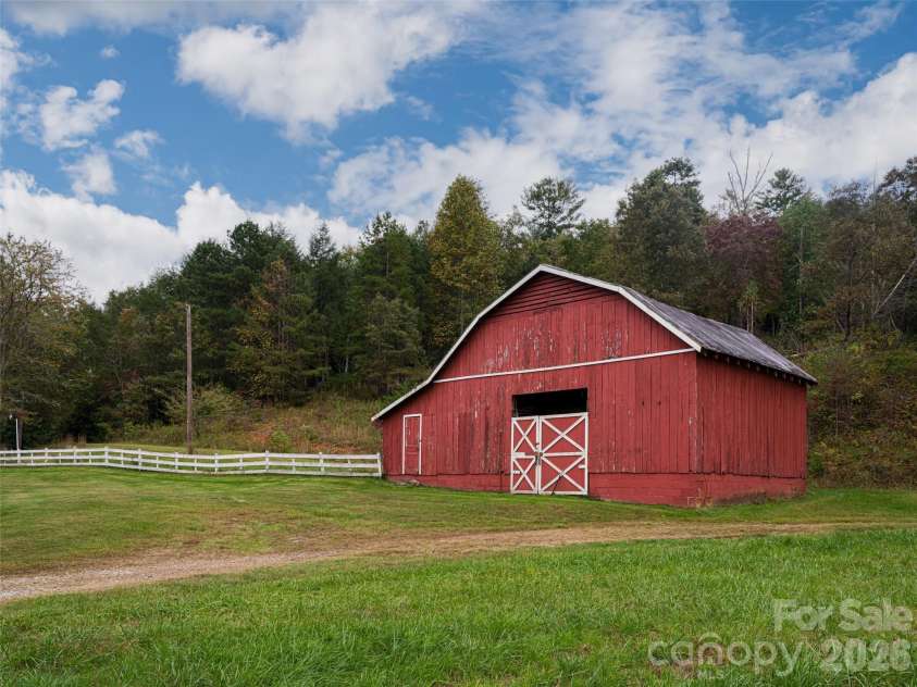 71 Happy Valley Drive, Mills River, NC 28759.  MLS# CAR4312252, YatesRealty ID 245. 