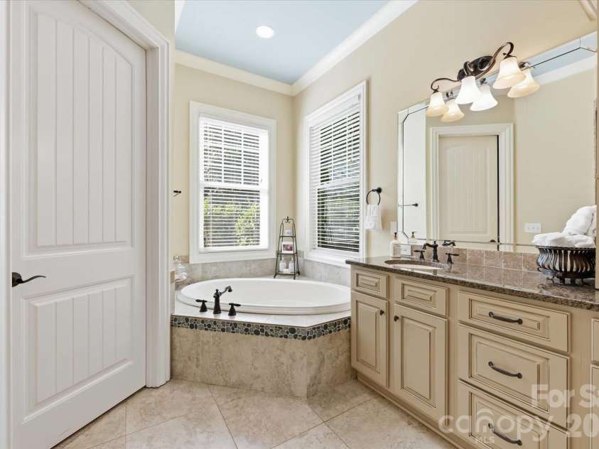148 Cold Hollow Farms Drive, Mooresville, NC 28117.  MLS# CAR4385177, YatesRealty ID 24500. 