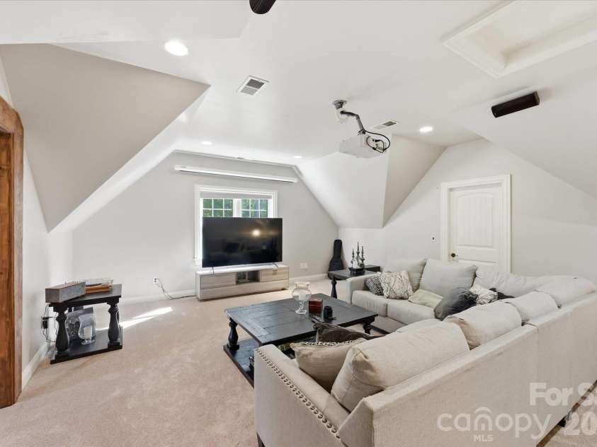 148 Cold Hollow Farms Drive, Mooresville, NC 28117.  MLS# CAR4385177, YatesRealty ID 24500. 