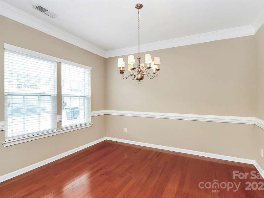 3251 Park South Station Boulevard, Charlotte, NC 28210.  MLS# CAR4255933, YatesRealty ID 24500. 