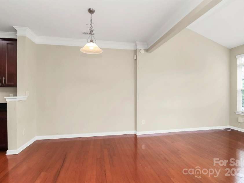 3251 Park South Station Boulevard, Charlotte, NC 28210.  MLS# CAR4255933, YatesRealty ID 24500. 