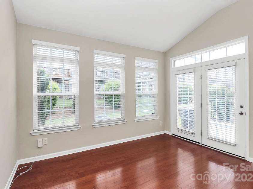 3251 Park South Station Boulevard, Charlotte, NC 28210.  MLS# CAR4255933, YatesRealty ID 24500. 