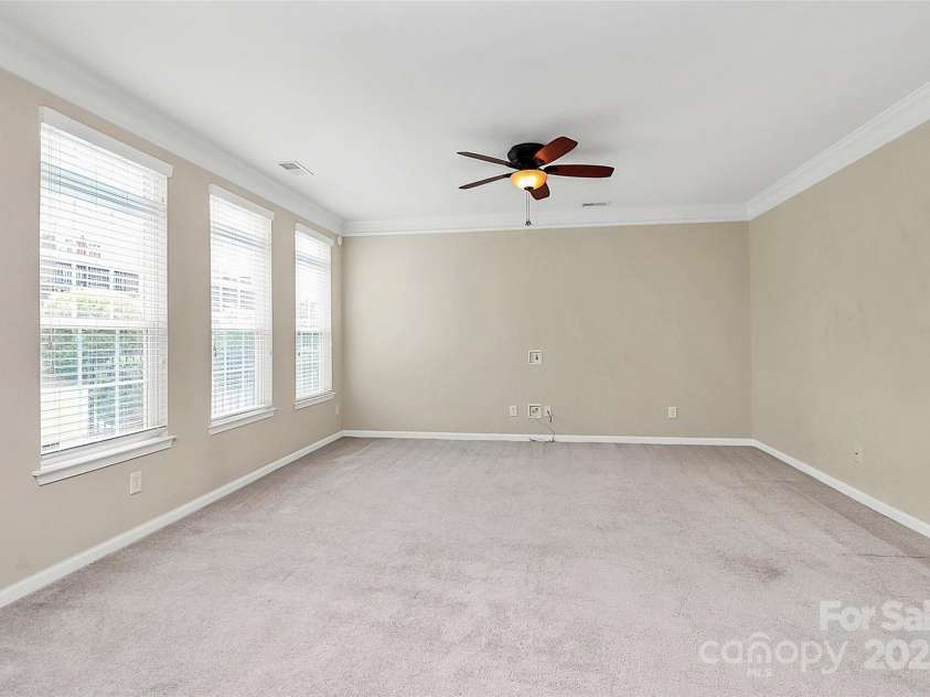 3251 Park South Station Boulevard, Charlotte, NC 28210.  MLS# CAR4255933, YatesRealty ID 24500. 