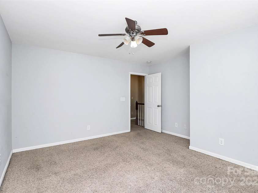 3251 Park South Station Boulevard, Charlotte, NC 28210.  MLS# CAR4255933, YatesRealty ID 24500. 