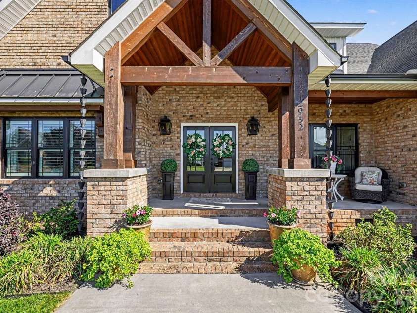 2952 Mehling Drive, Lincolnton, NC 28092.  MLS# CAR4383040, YatesRealty ID 24501. 