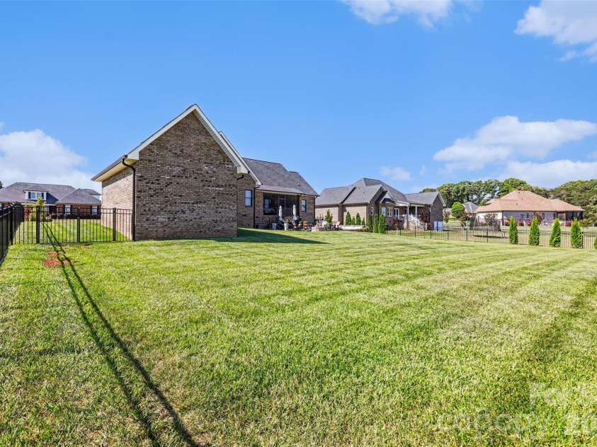 2952 Mehling Drive, Lincolnton, NC 28092.  MLS# CAR4383040, YatesRealty ID 24501. 