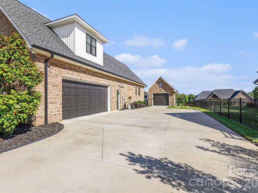 2952 Mehling Drive, Lincolnton, NC 28092.  MLS# CAR4383040, YatesRealty ID 24501. 