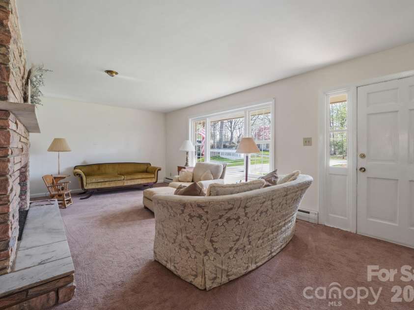 513 2nd Avenue Place, Conover, NC 28613.  MLS# CAR4361357, YatesRealty ID 24502. 