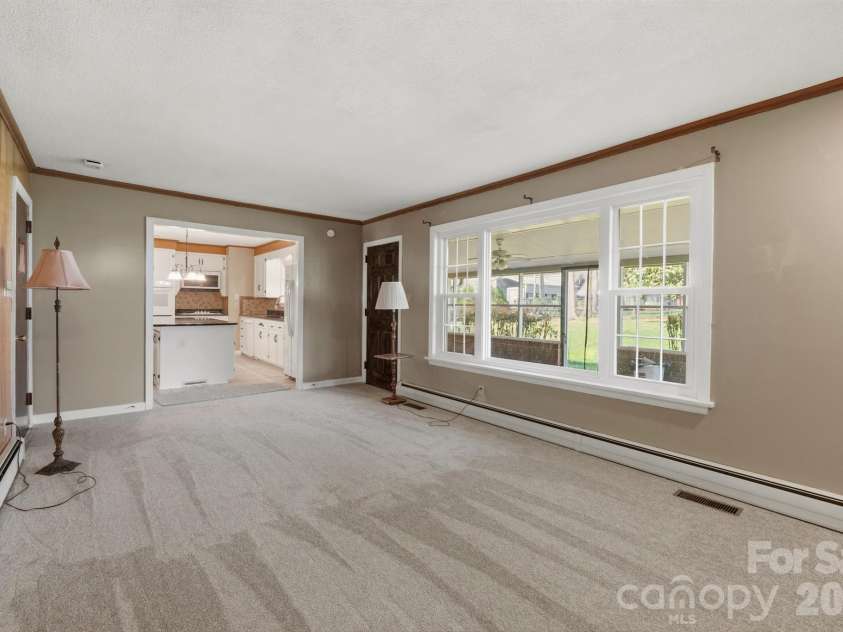 513 2nd Avenue Place, Conover, NC 28613.  MLS# CAR4361357, YatesRealty ID 24502. 