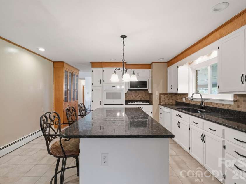 513 2nd Avenue Place, Conover, NC 28613.  MLS# CAR4361357, YatesRealty ID 24502. 