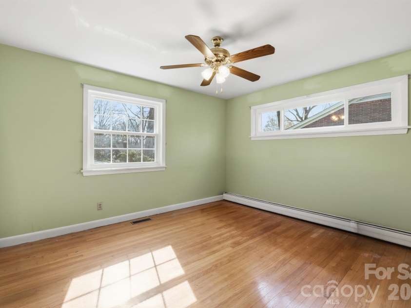 513 2nd Avenue Place, Conover, NC 28613.  MLS# CAR4361357, YatesRealty ID 24502. 