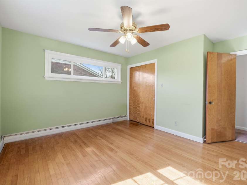 513 2nd Avenue Place, Conover, NC 28613.  MLS# CAR4361357, YatesRealty ID 24502. 