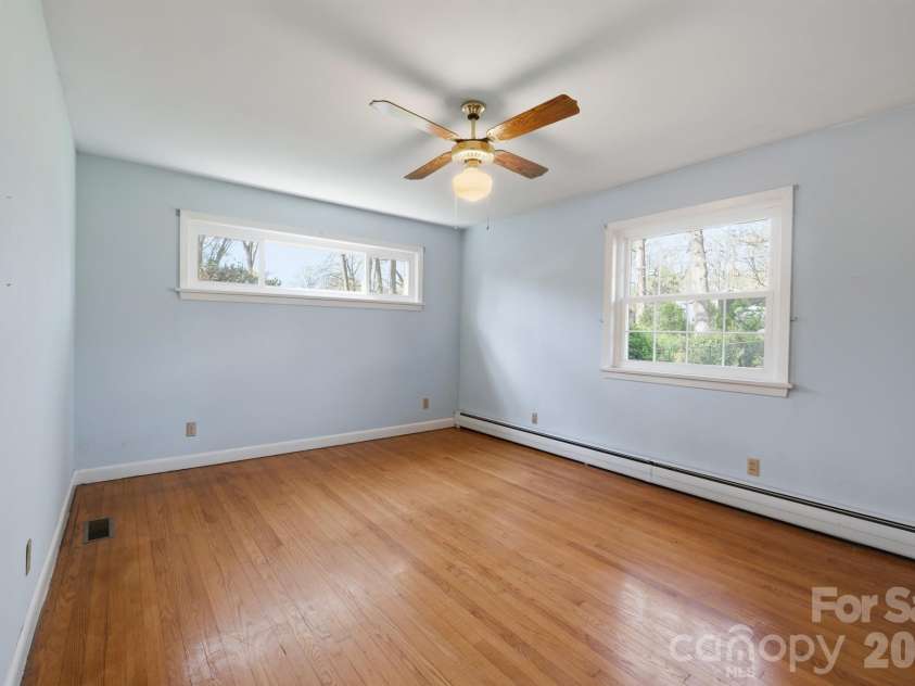 513 2nd Avenue Place, Conover, NC 28613.  MLS# CAR4361357, YatesRealty ID 24502. 