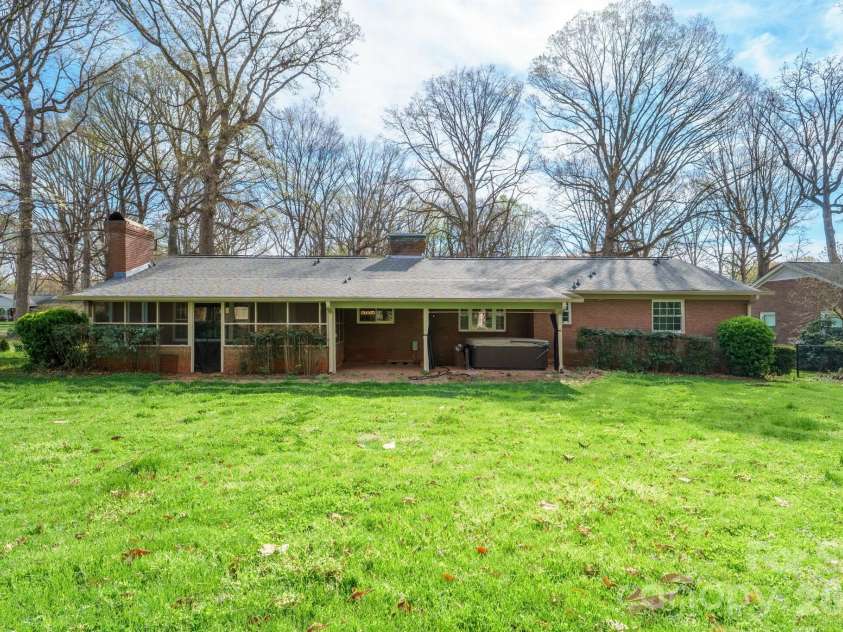 513 2nd Avenue Place, Conover, NC 28613.  MLS# CAR4361357, YatesRealty ID 24502. 