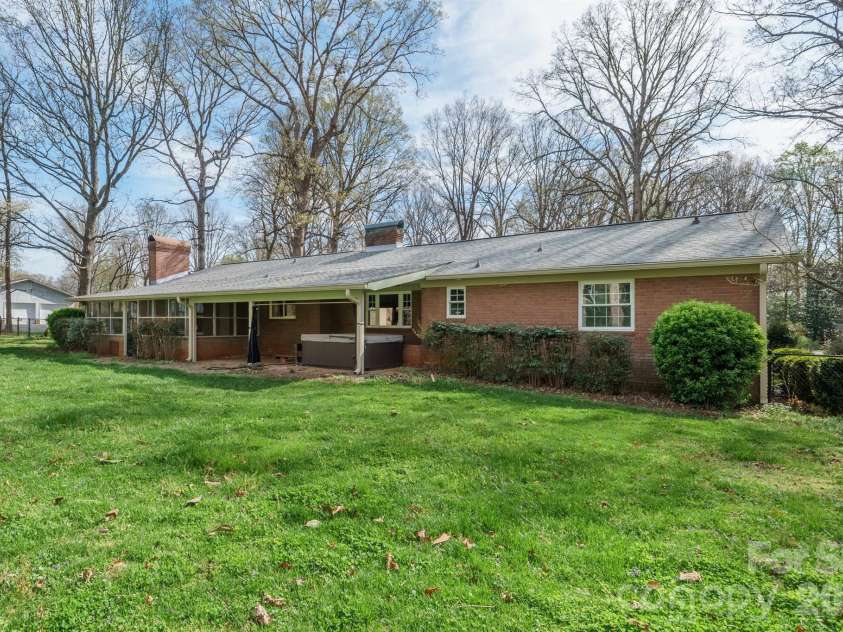 513 2nd Avenue Place, Conover, NC 28613.  MLS# CAR4361357, YatesRealty ID 24502. 