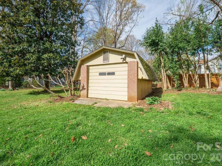 513 2nd Avenue Place, Conover, NC 28613.  MLS# CAR4361357, YatesRealty ID 24502. 