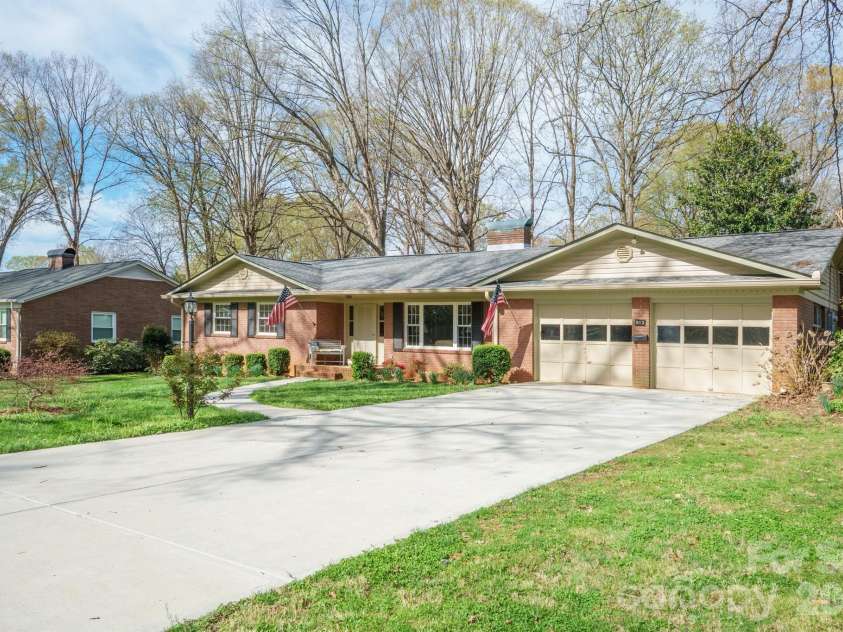 513 2nd Avenue Place, Conover, NC 28613.  MLS# CAR4361357, YatesRealty ID 24502. 
