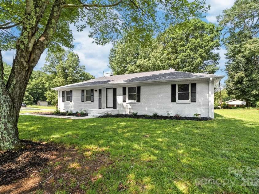 104 Spargo Street, Gastonia, NC 28056.  MLS# CAR4276810, YatesRealty ID 24505. 