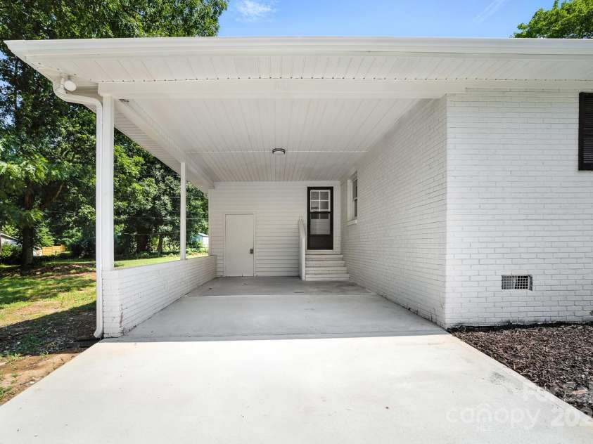 104 Spargo Street, Gastonia, NC 28056.  MLS# CAR4276810, YatesRealty ID 24505. 